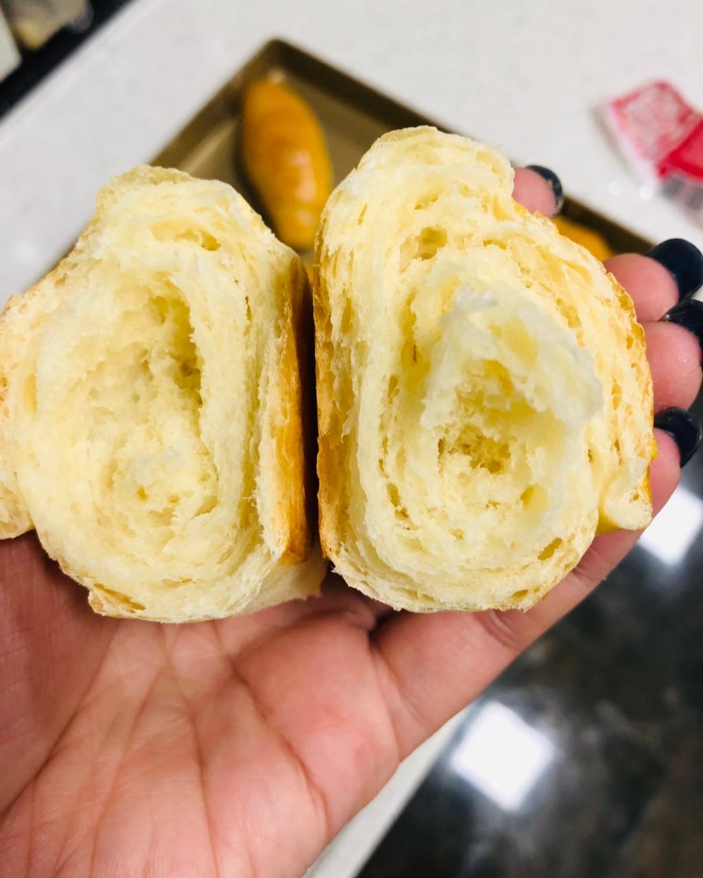 新年第一烤：黄油面包卷儿