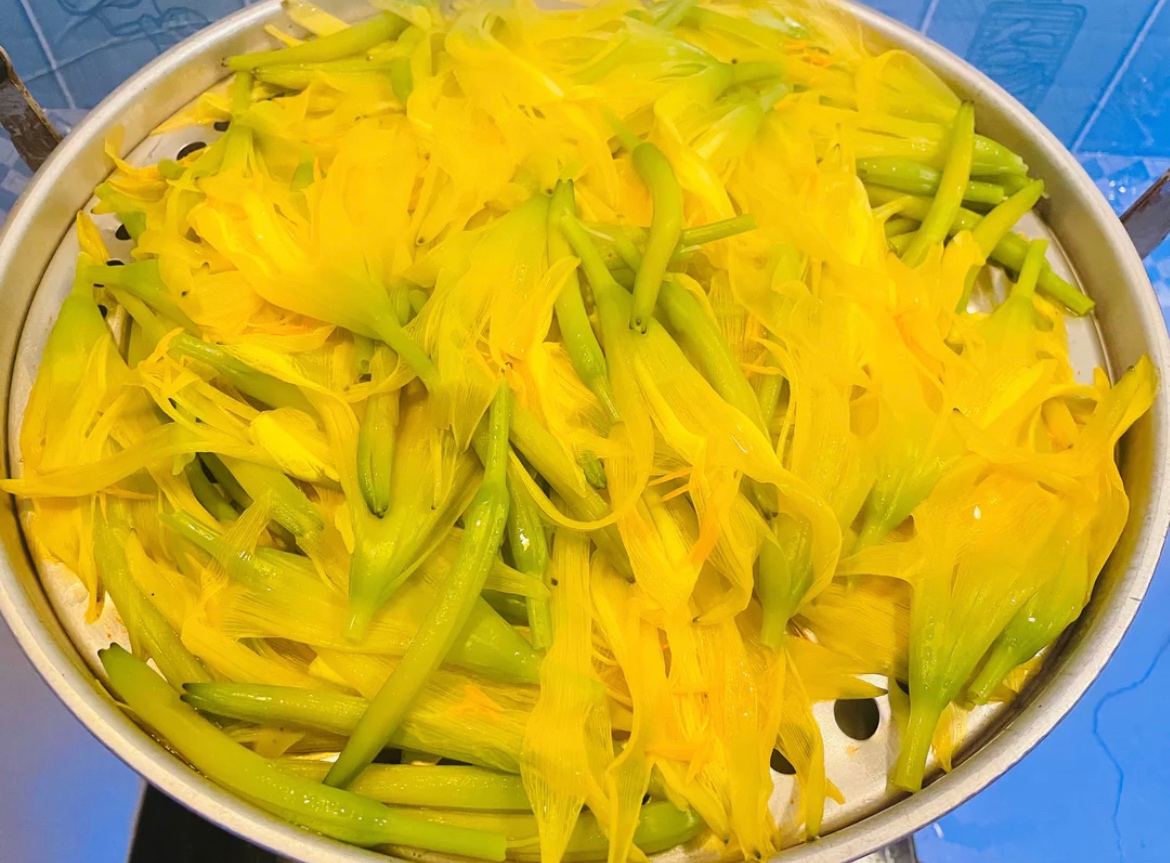 自制干黄花菜的做法 步骤4