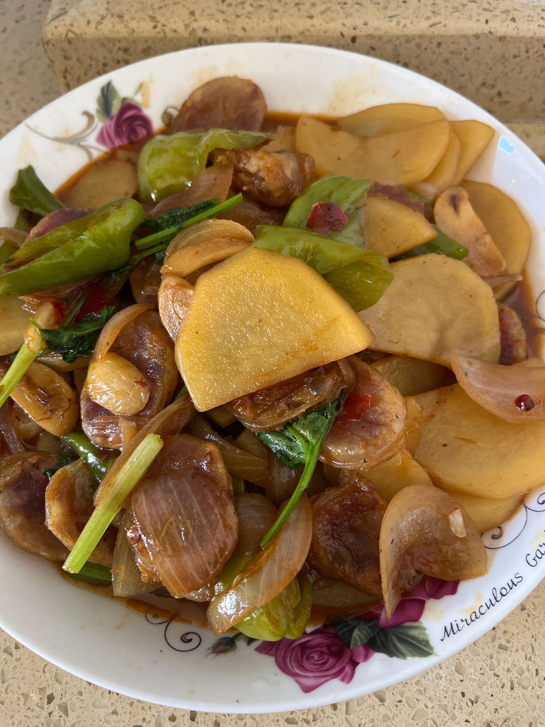 土豆焖腊肠
