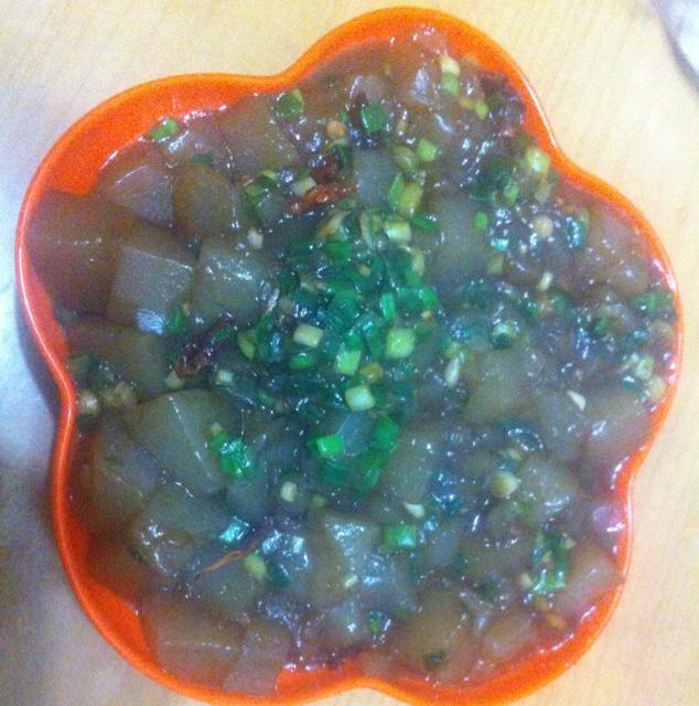 蒜苗炒凉粉的做法