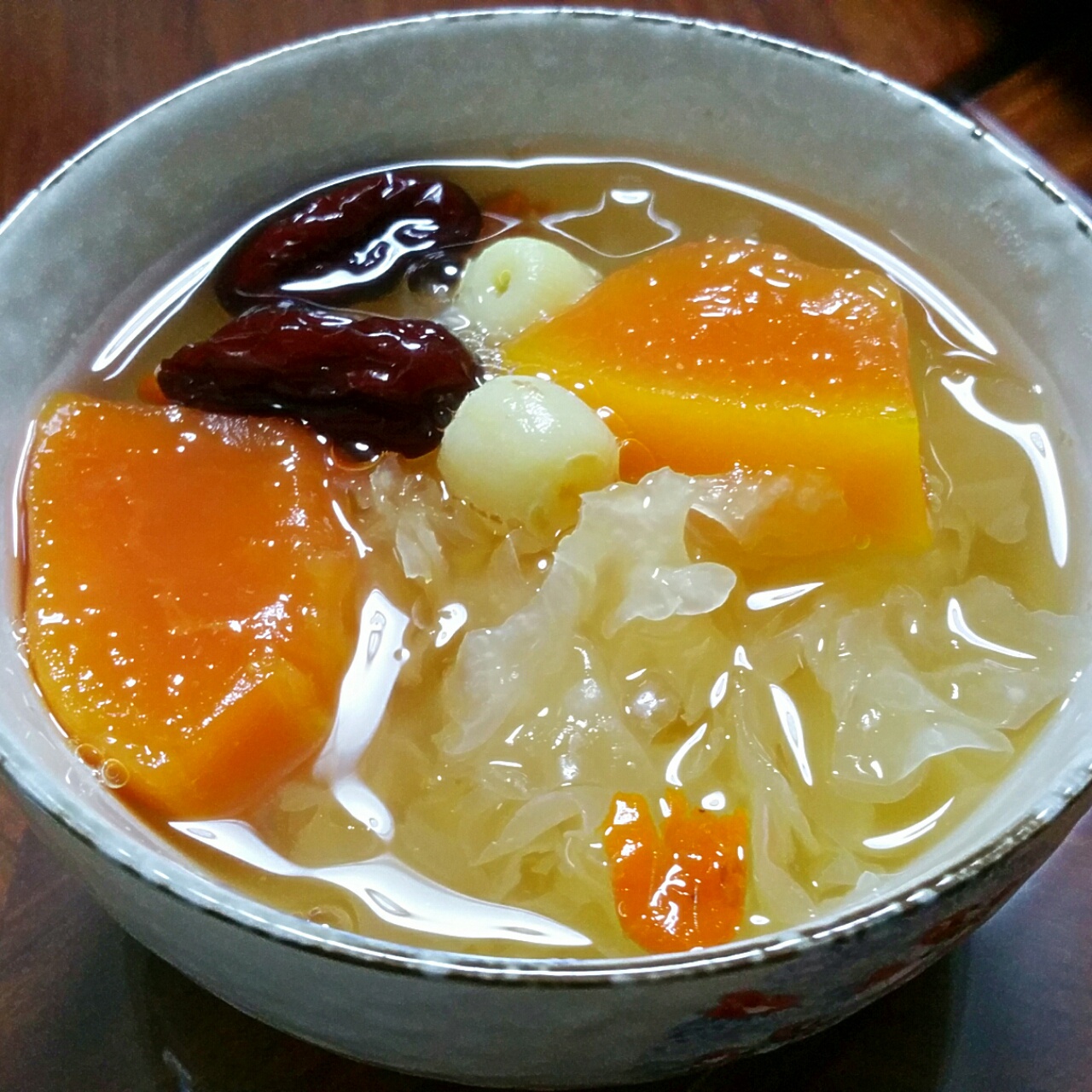 木瓜银耳莲子汤