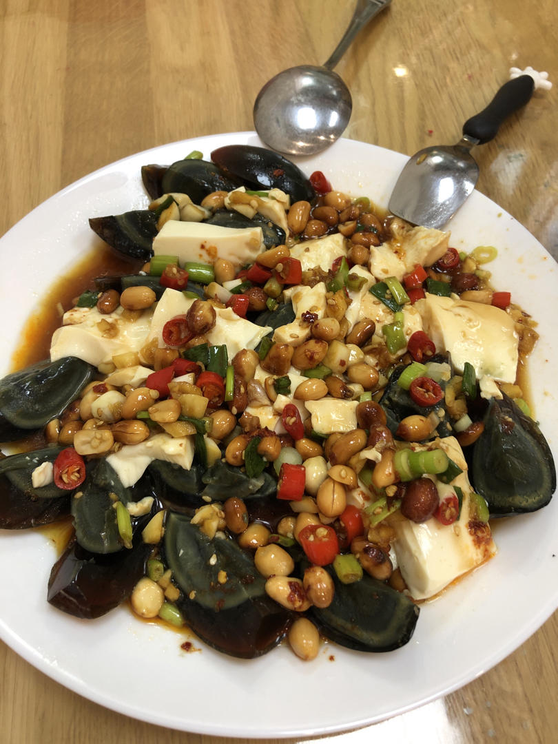 皮蛋拌豆腐