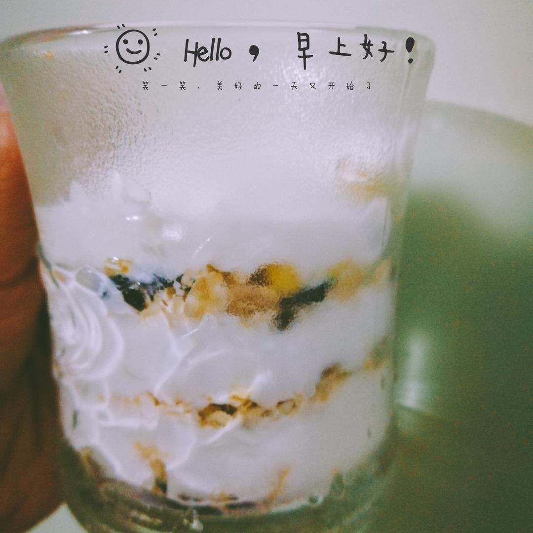 隔夜酸奶燕麦水果杯