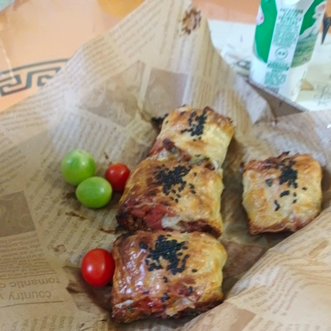 手抓饼肉松酥，简单一卷就搞定，15分钟快手早餐！又香又酥一口掉渣渣