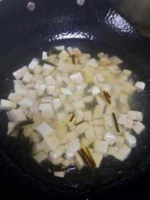 紫菜豆腐蛋花汤的做法 步骤3