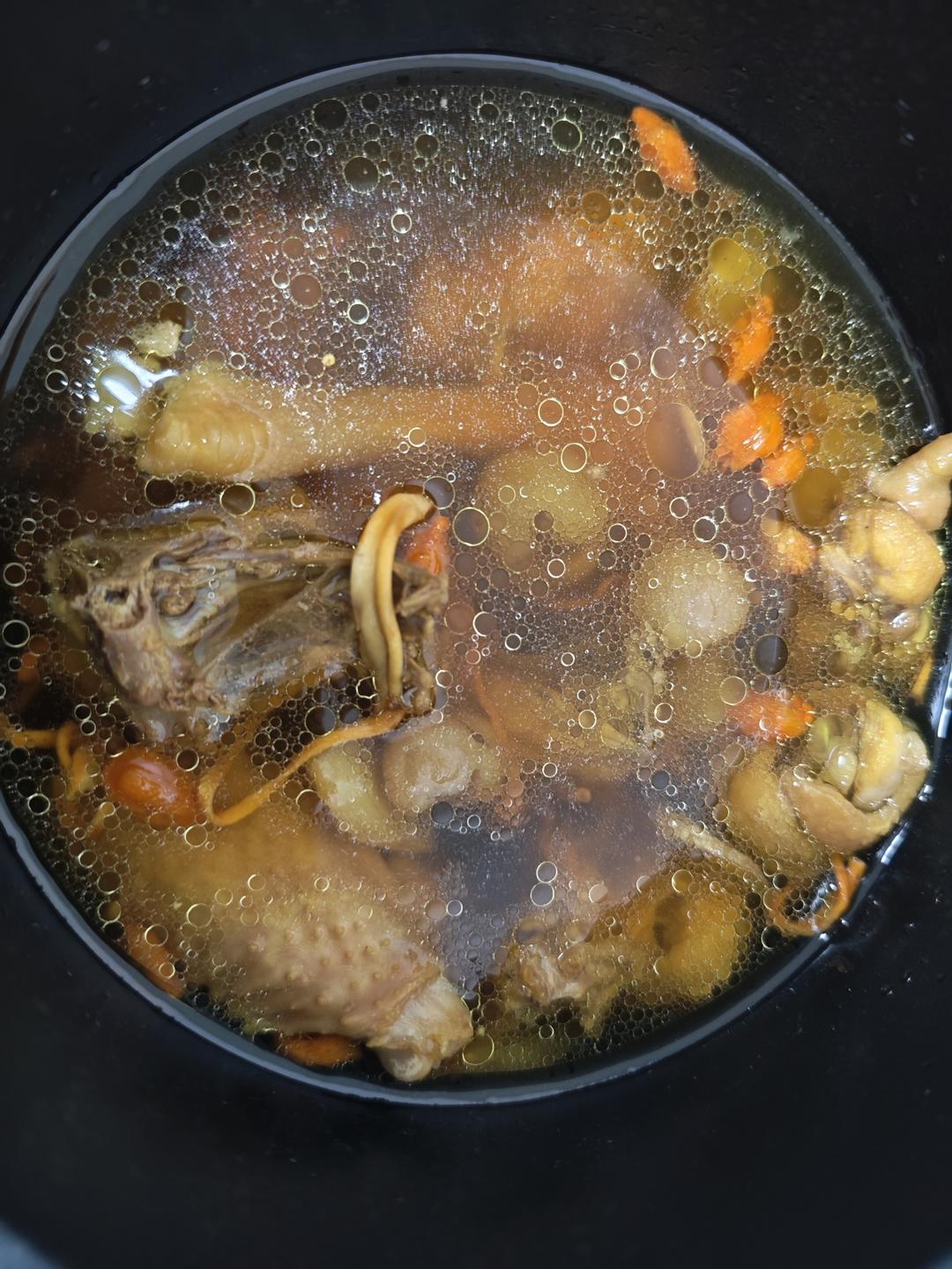 虫草花母鸡汤