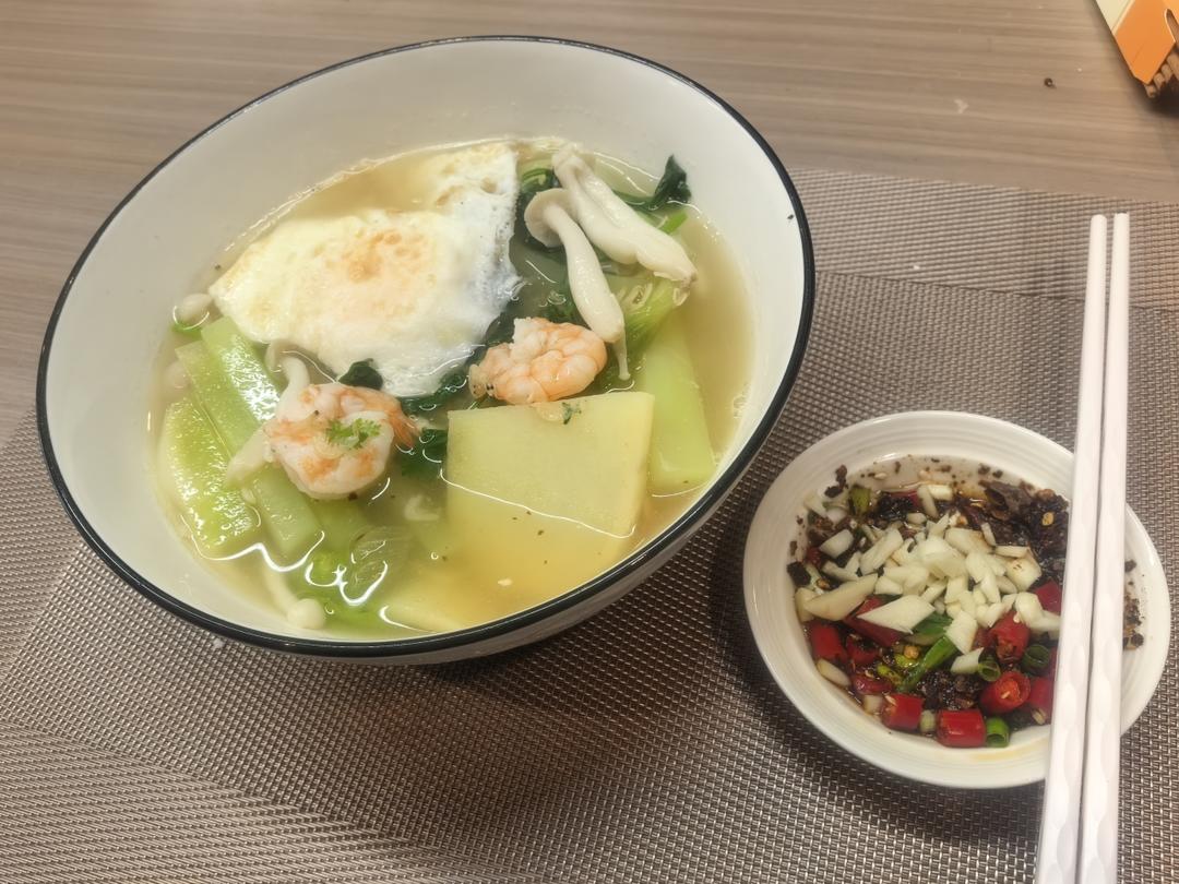鲜虾菌菇豆腐汤