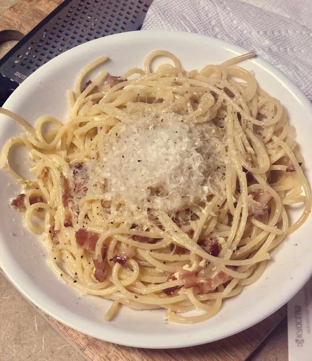艽做的最正宗carbonara白汁培根意面