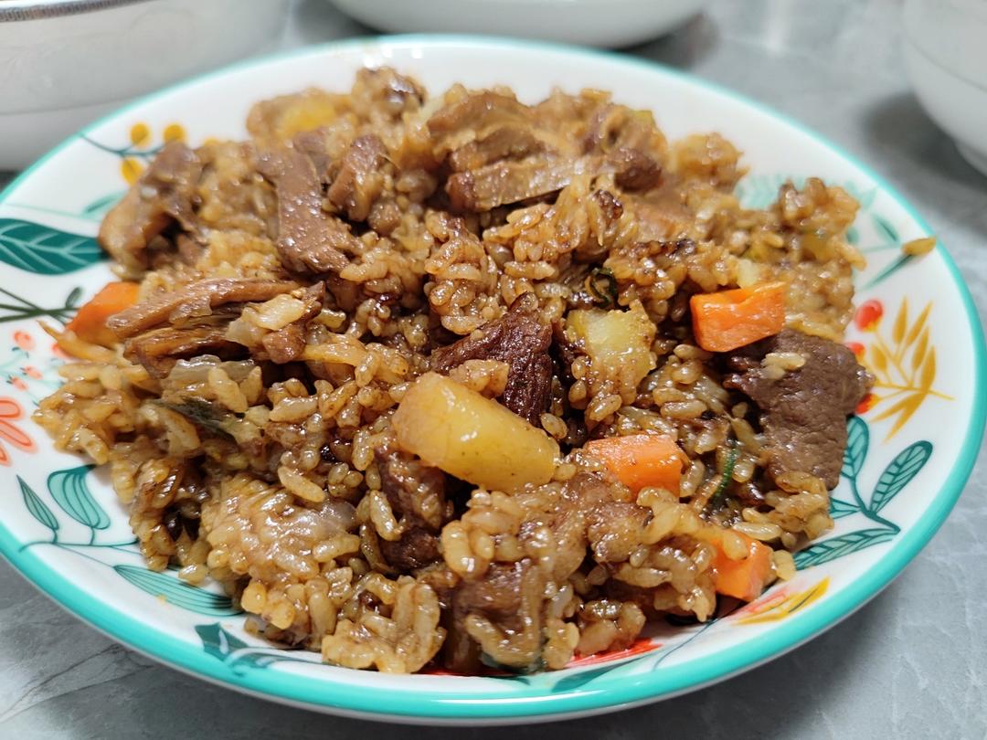 喷香羊肉焖饭