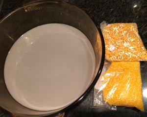 黑豆浆玉米渣粥的做法 步骤1