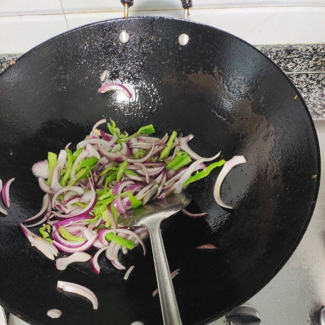 洋葱青椒炒肉丝