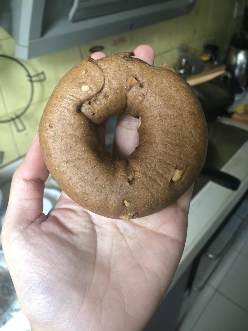 新手友好的无糖无油100%黑全麦贝果