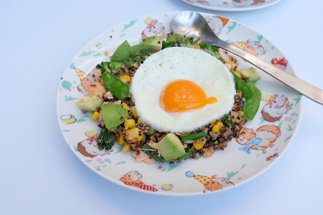 葱香鸡肉藜麦蛋炒饭