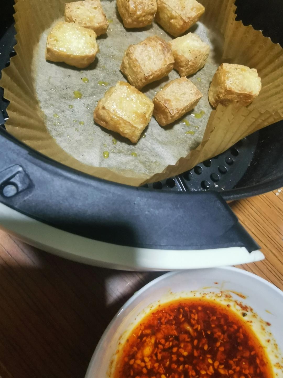 小吃｜街边酥炸豆腐附酱汁（空气炸锅版）