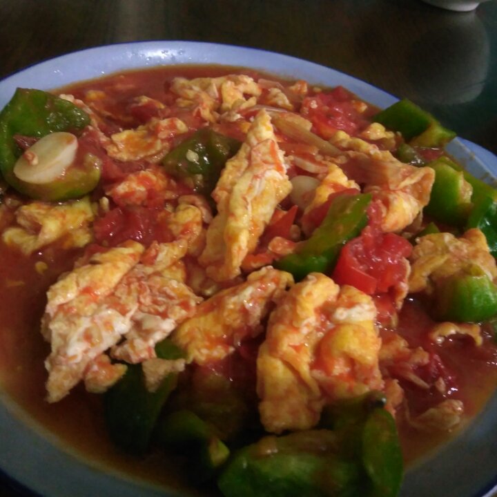 鸡蛋炒青椒西红柿