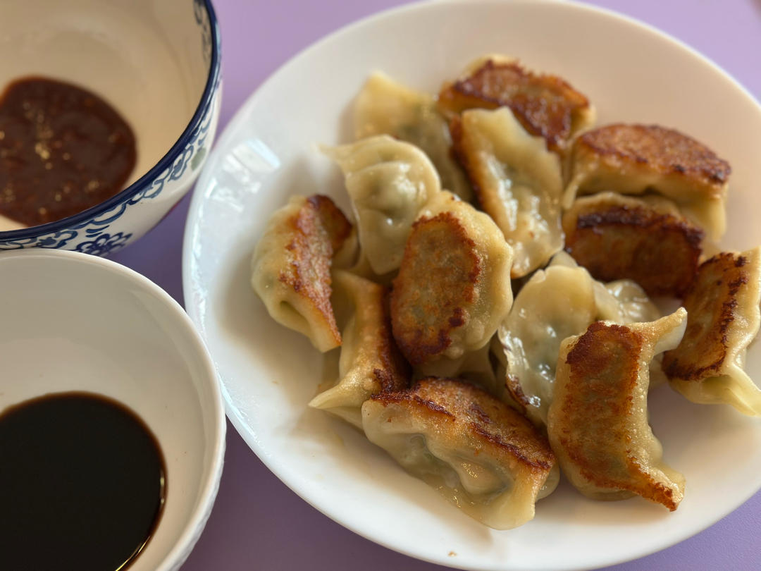 日式家庭煎饺（外皮酥脆！香而不腻！零失败）