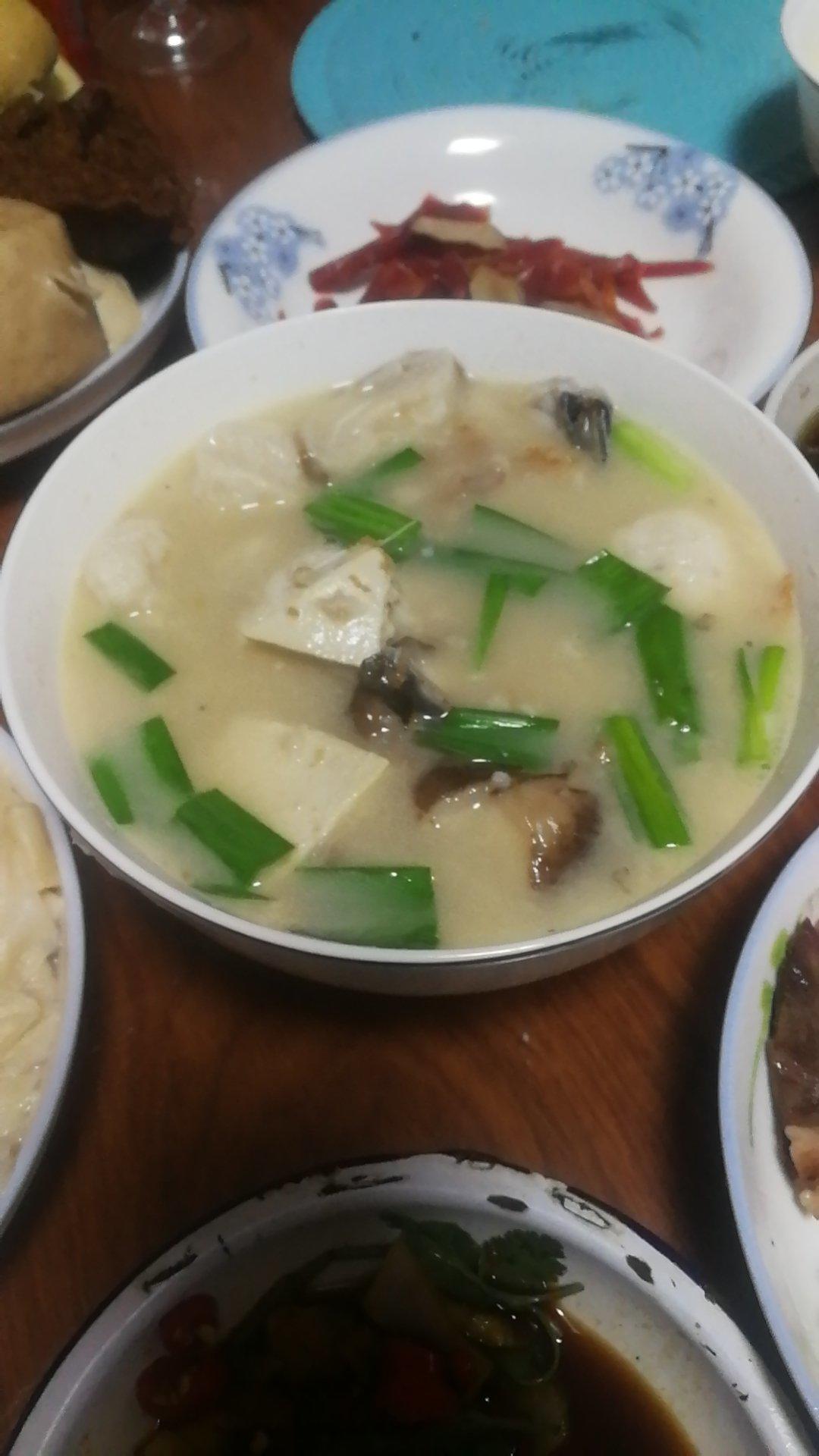 鱼头豆腐汤
