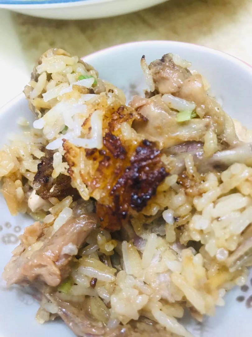 冬菇滑鸡煲仔饭，控制锅巴的生成，煲仔饭酱油的配制