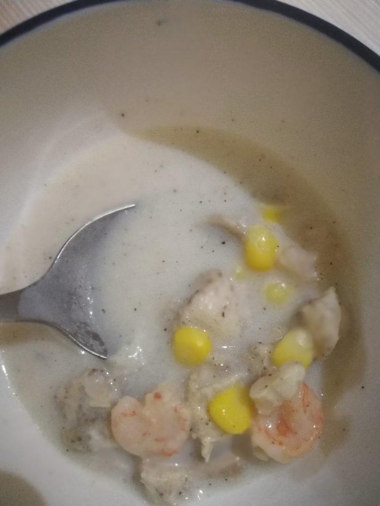 鸡胸虾仁蘑菇浓汤