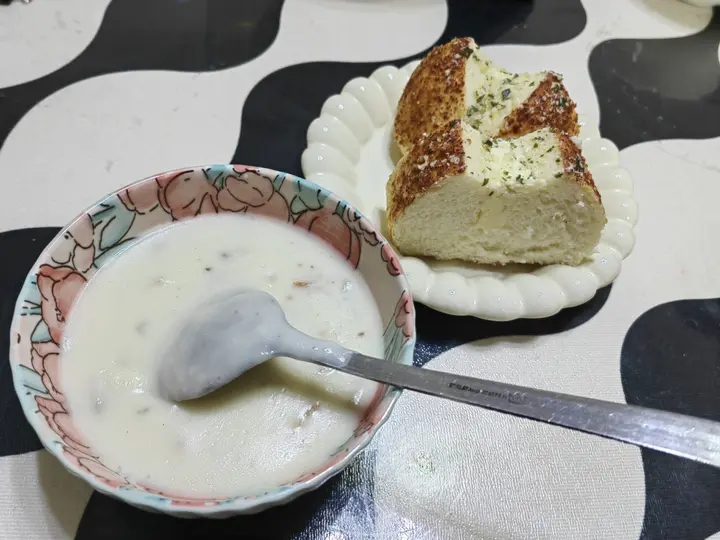 奶油蘑菇浓汤（在家也能喝的美味浓汤）