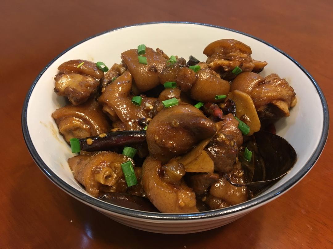 美味的家常菜：红烧猪蹄