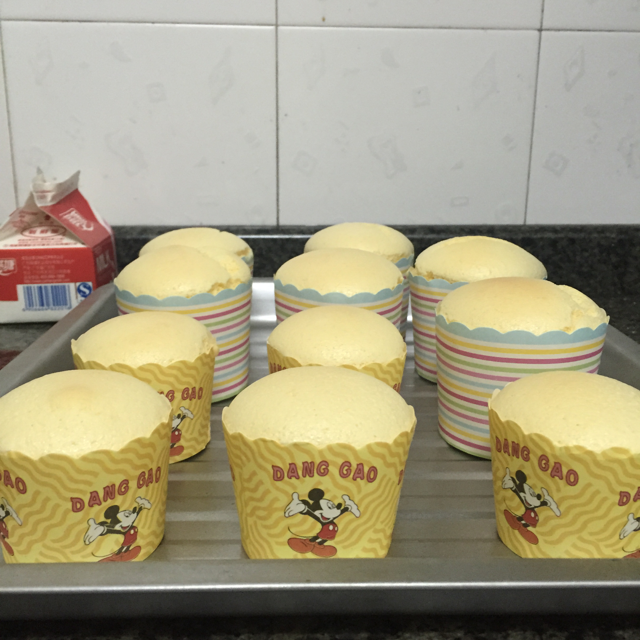 软绵绵戚风纸杯蛋糕