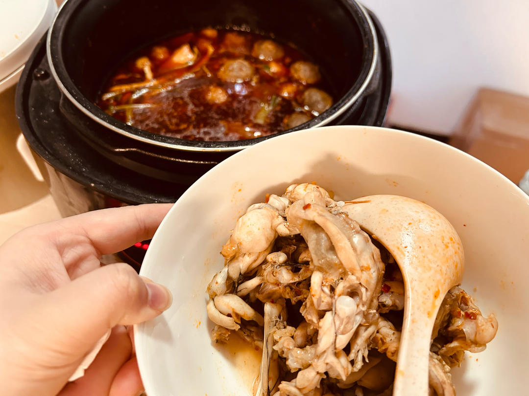 哥老官本官|牛蛙火锅可能是家庭火锅的天花板了