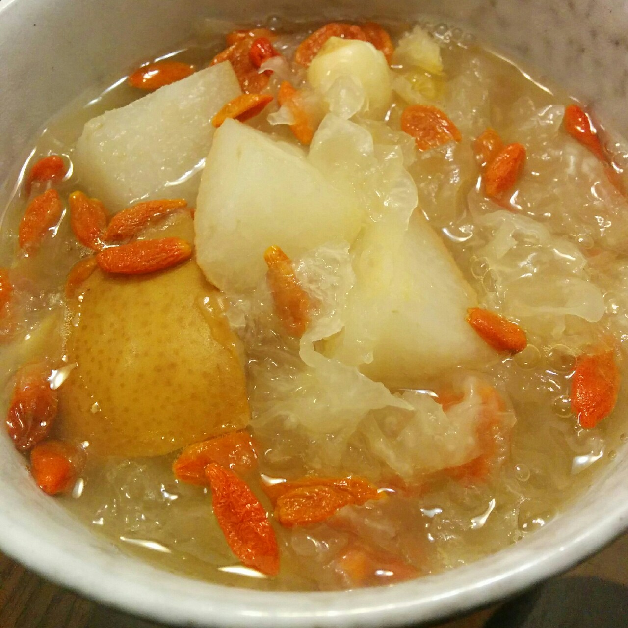 冰糖银耳梨汤