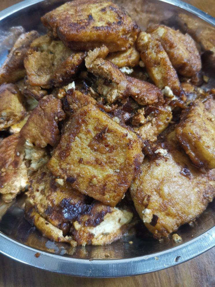 完胜路边摊：香煎孜然豆腐