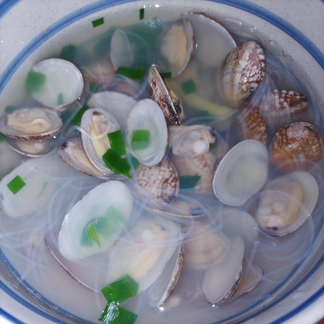 鲜味蛤蜊汤