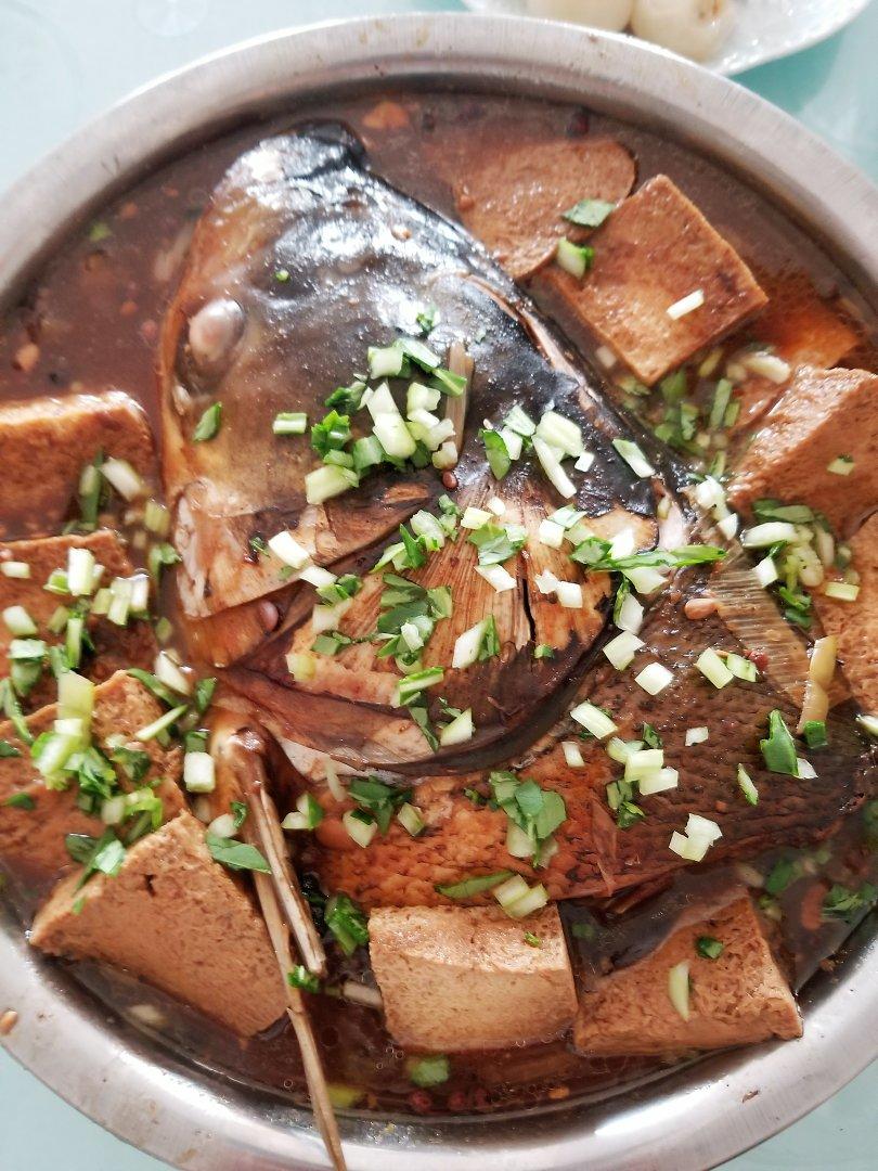 红烧鱼头豆腐