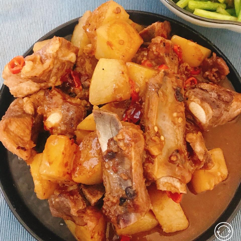 川味土豆烧排骨