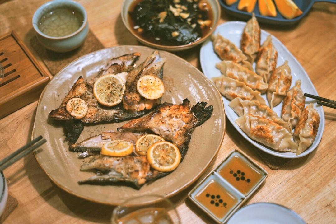 不输日料店的烤三文鱼头