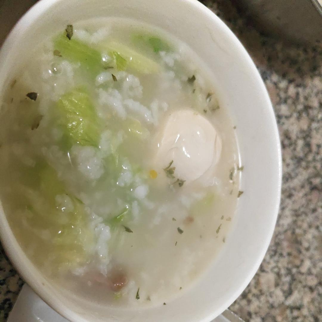 窝蛋牛肉粥(生滚牛肉粥)