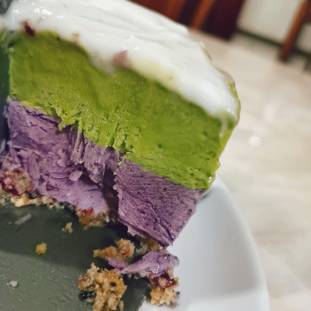 蓝莓开心果双重纯素无麸质免烤蛋糕