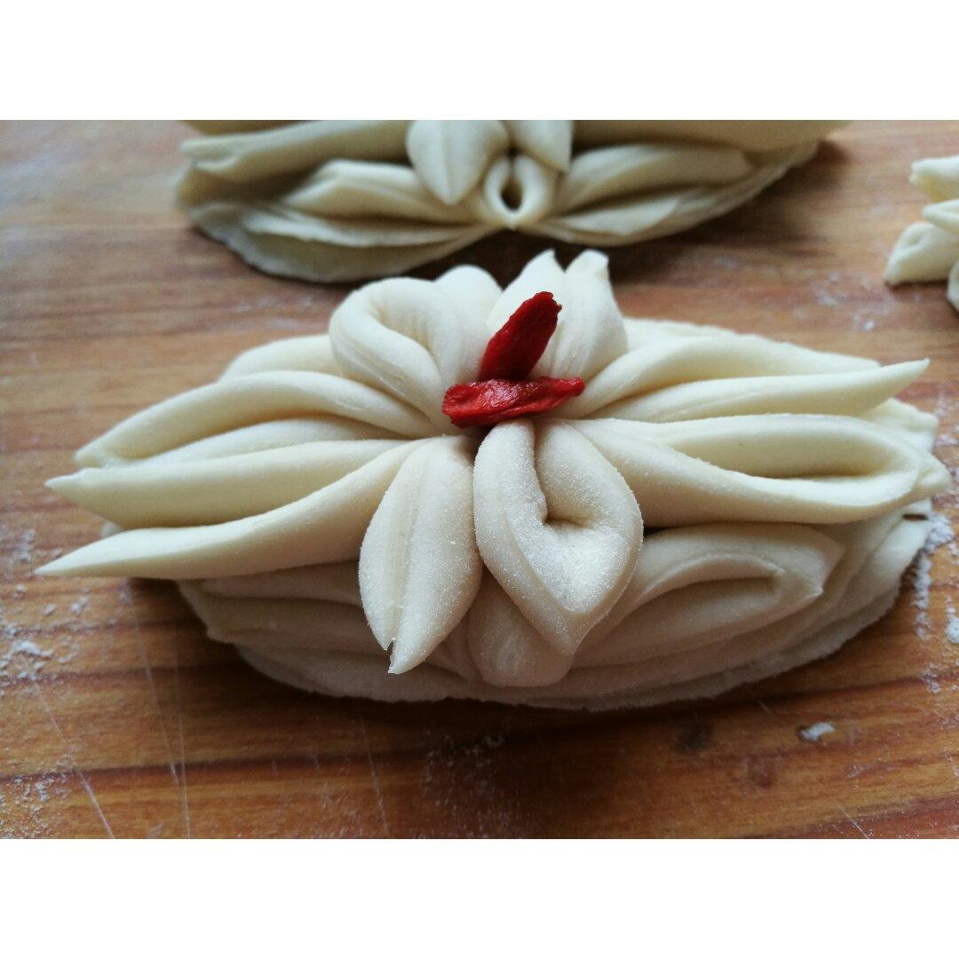 颜值爆表的莲花卷【视频】「瞭望角的厨房」