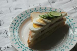 黄瓜火腿鸡蛋土豆三明治 ＆ 沙拉【周末的早午餐】的做法 步骤8