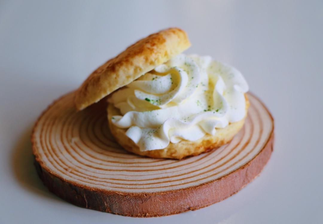 【视频】3分钟 奶油司康Scone(可能是世界上最快手的司康) 消耗淡奶油～