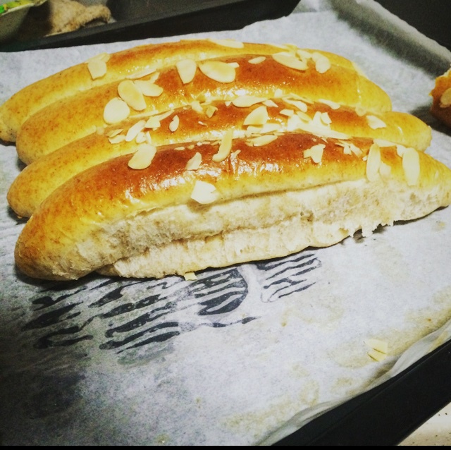 牛奶杏仁片排包