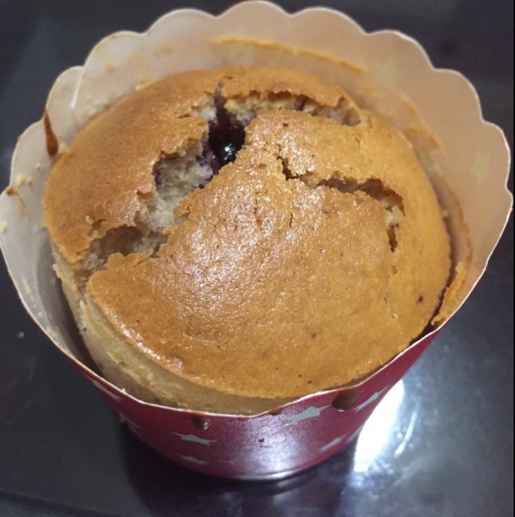 蓝莓乳酪麦芬和橙皮酥粒麦芬