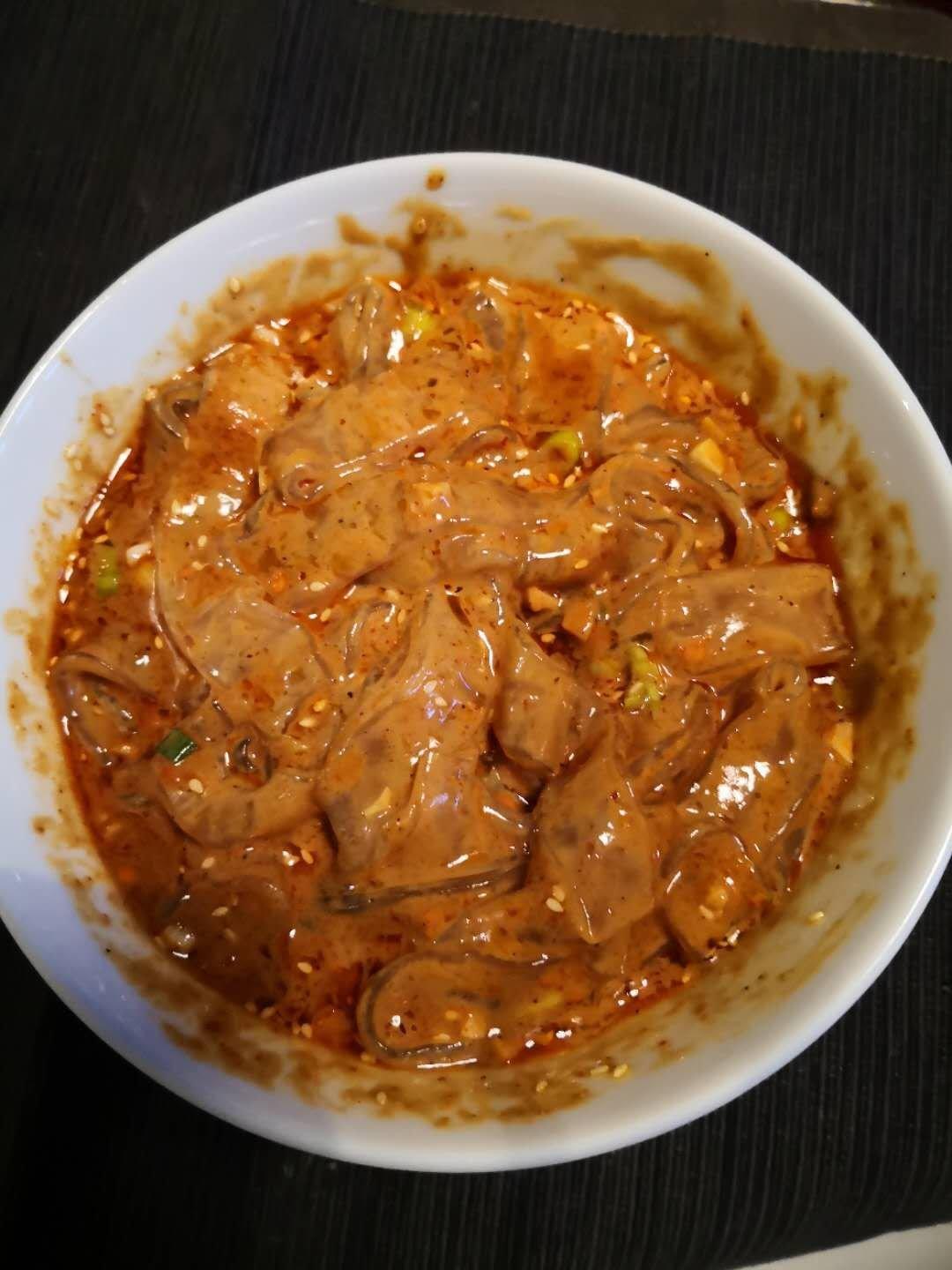 秒杀小夜市的麻酱流汁宽粉