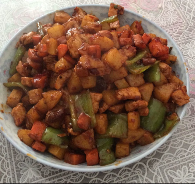 宫爆鸡丁（土豆控）