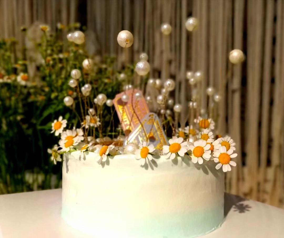 淡奶油8寸鲜花蛋糕