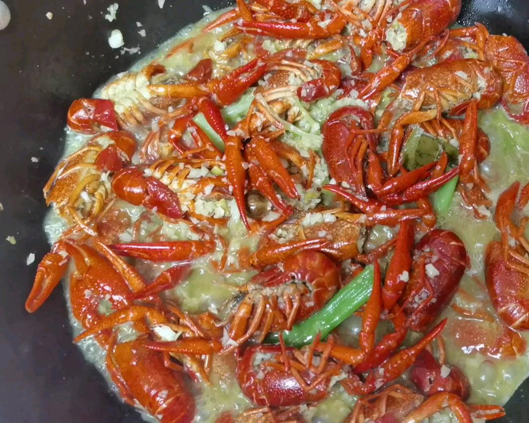 撩一撩蒜蓉小龙虾