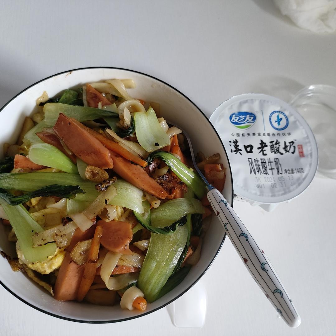 路边摊的炒河粉