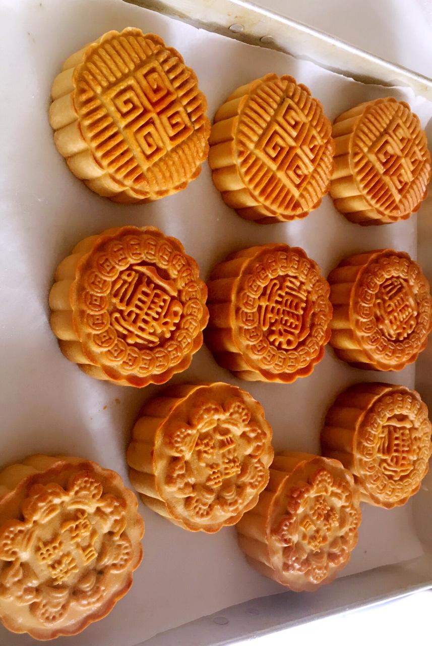 我的素味清欢做的广式月饼蛋黄莲蓉月饼