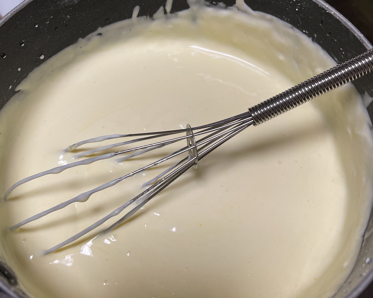 不需要奶油奶酪的芝士蛋糕 消耗淡奶油——芝士片版蛋糕（一）的做法 步骤3