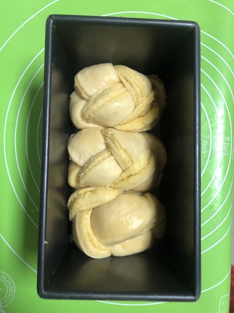 视频菜谱：做过几百次的椰蓉吐司面包