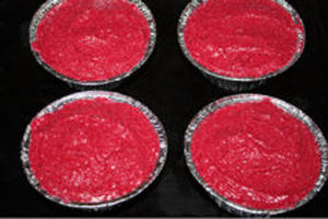 红菜头红丝绒杯子蛋糕（不加色素也红到惊艳）的做法 步骤5