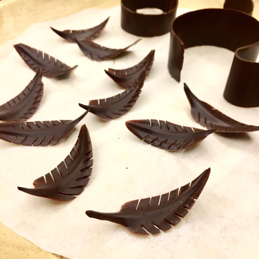 二款巧克力配件的装饰制作手法